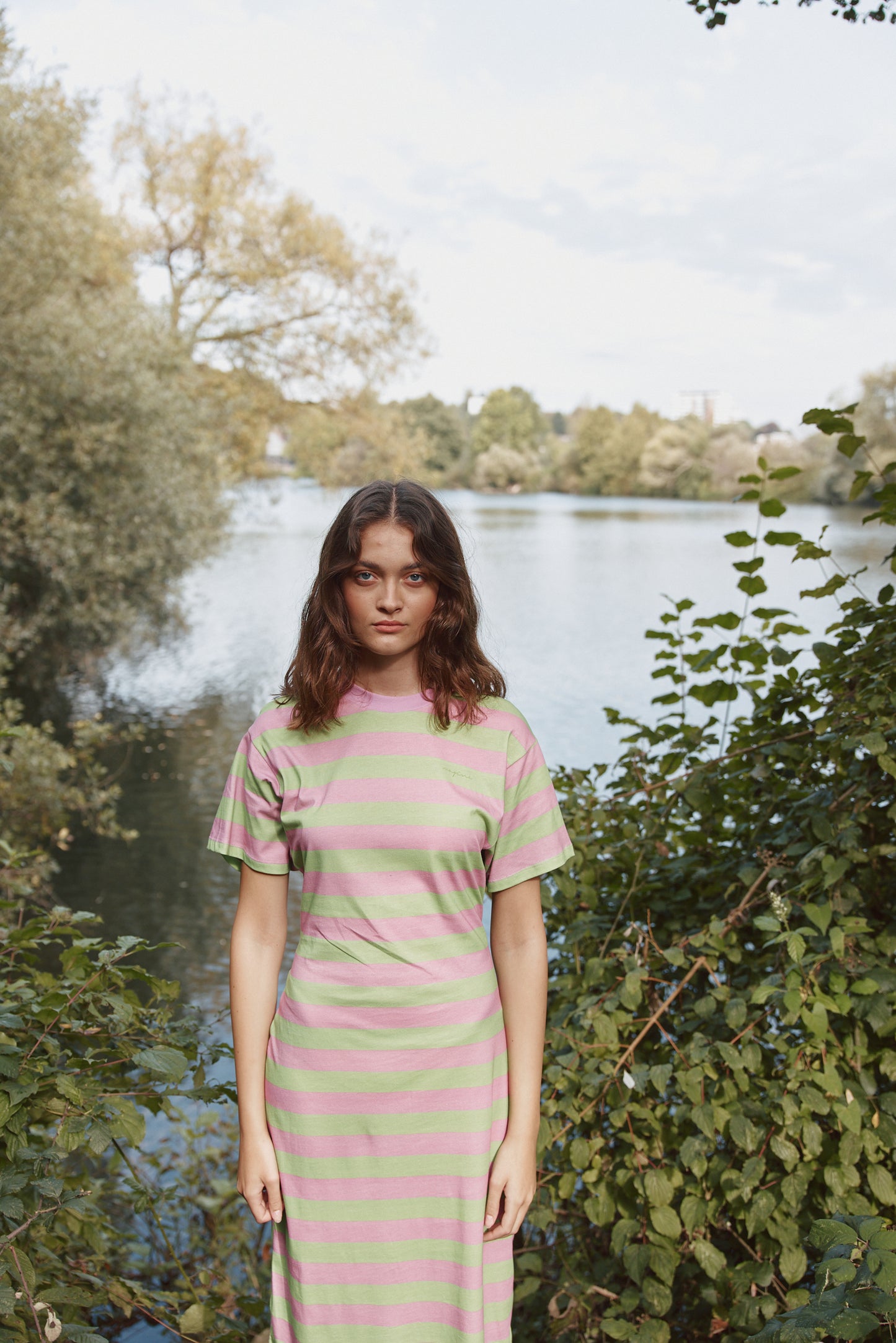 Sommerkleid gestreift mit Cut-Out auf der Rückseite von Mazine