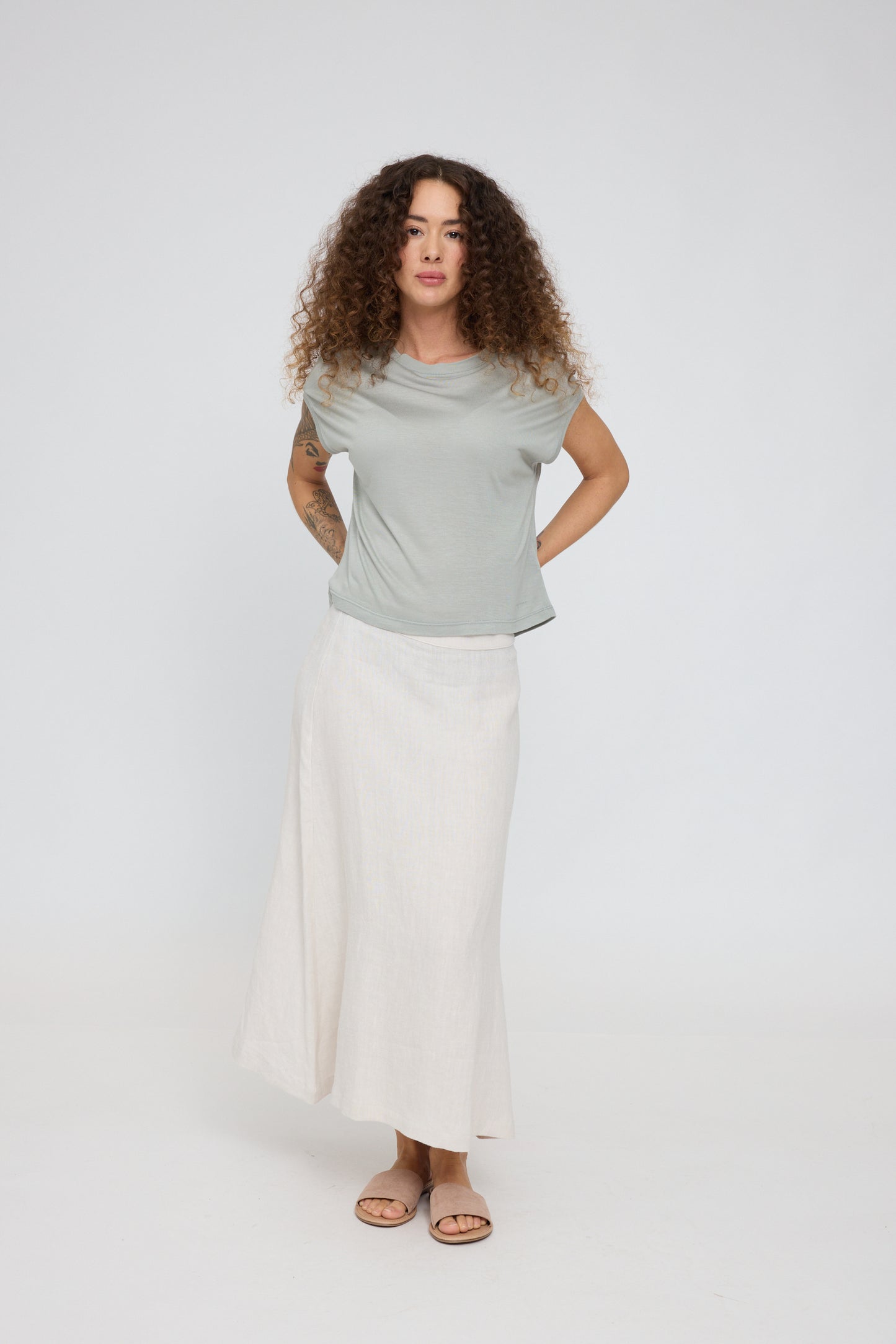 T-shirt aus Ecovero in Aqua Grey von Mazine