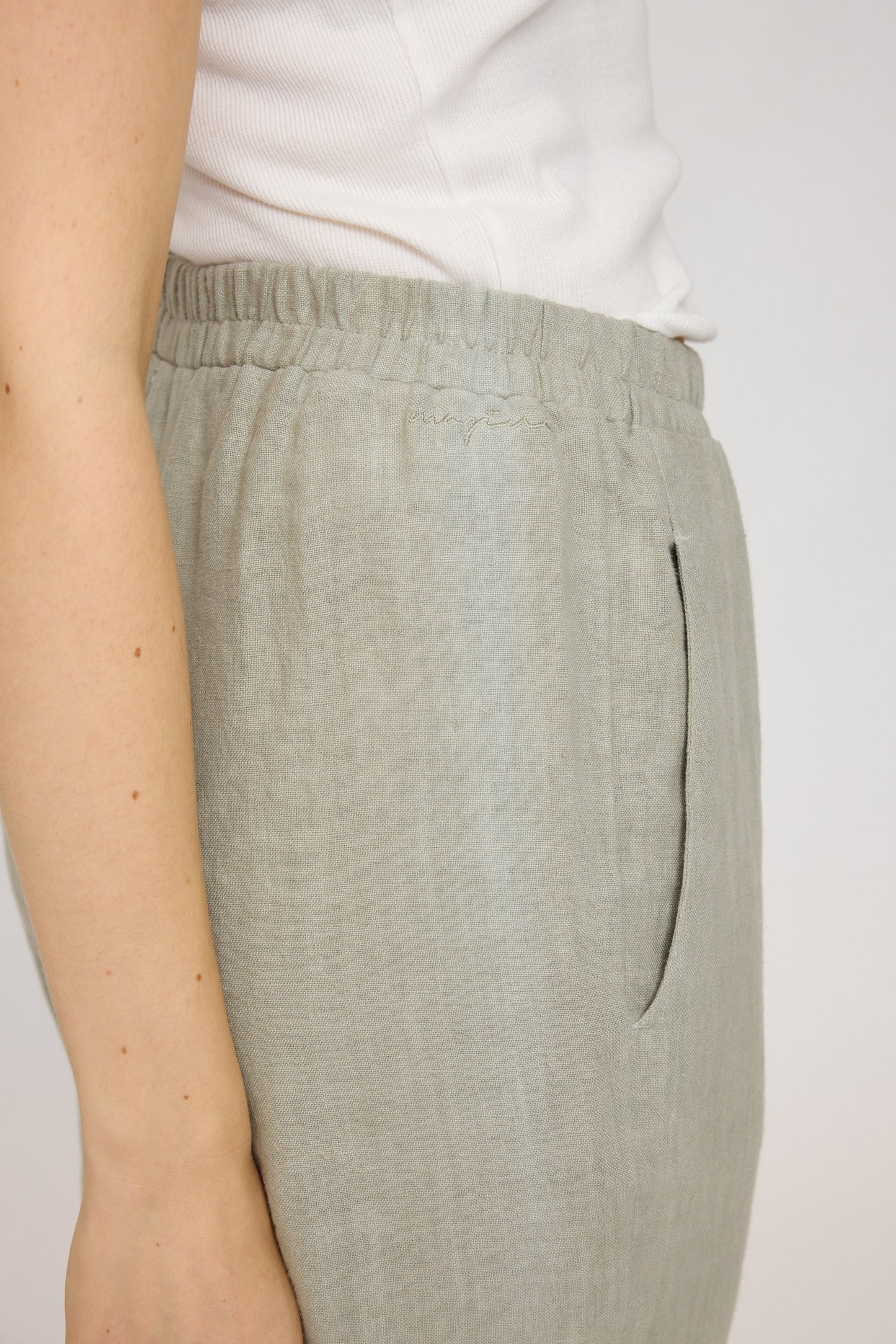 SALE: Leinenhose in seagrass von Mazine