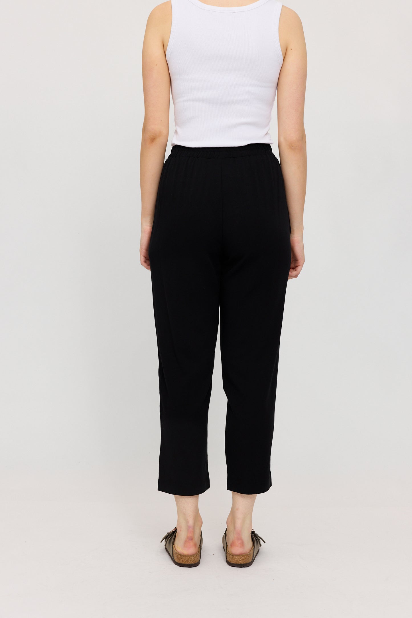 Sommerhose mit geradem Bein in Schwarz von Mazine