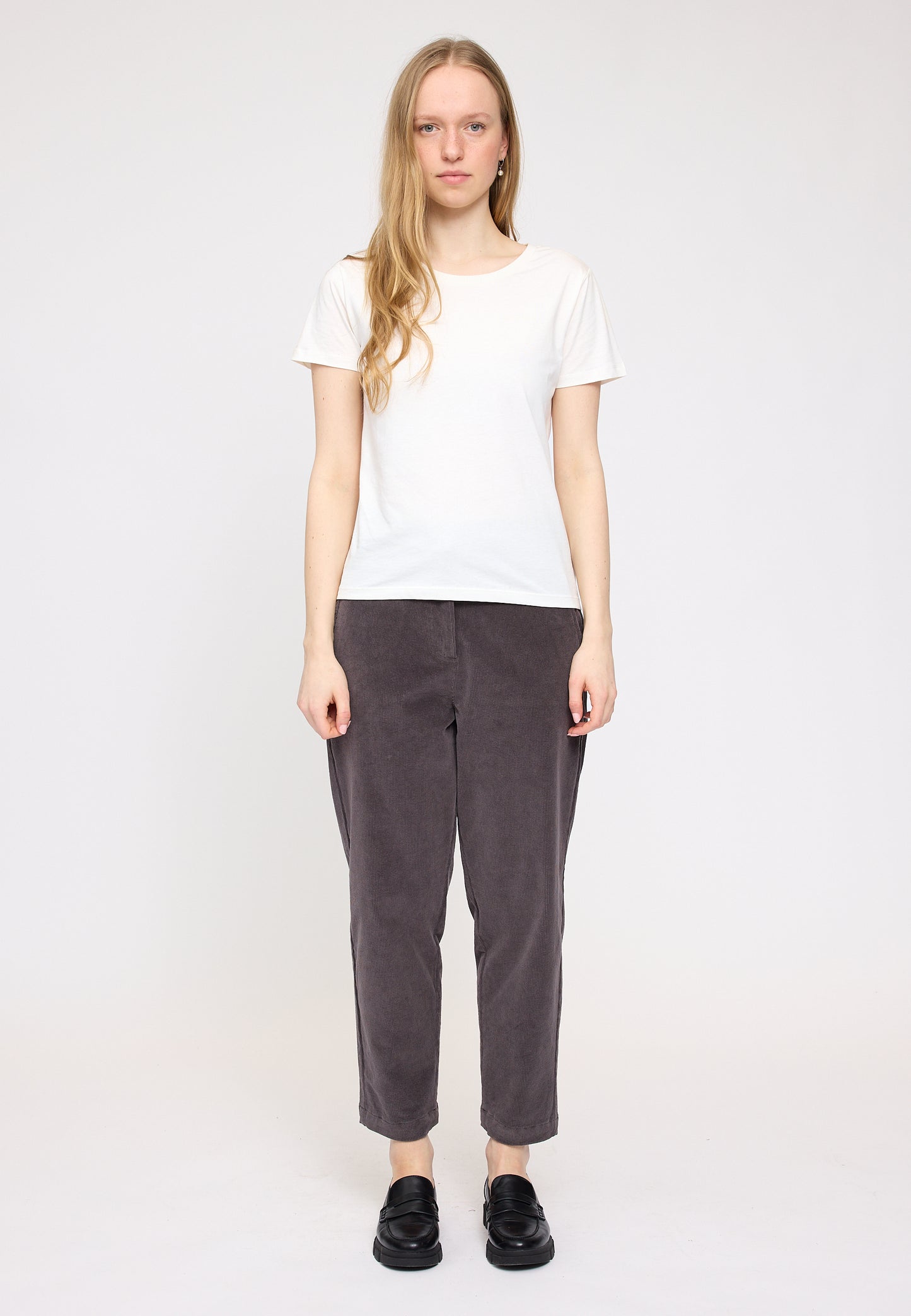 Cordhose in Braun von Mazine