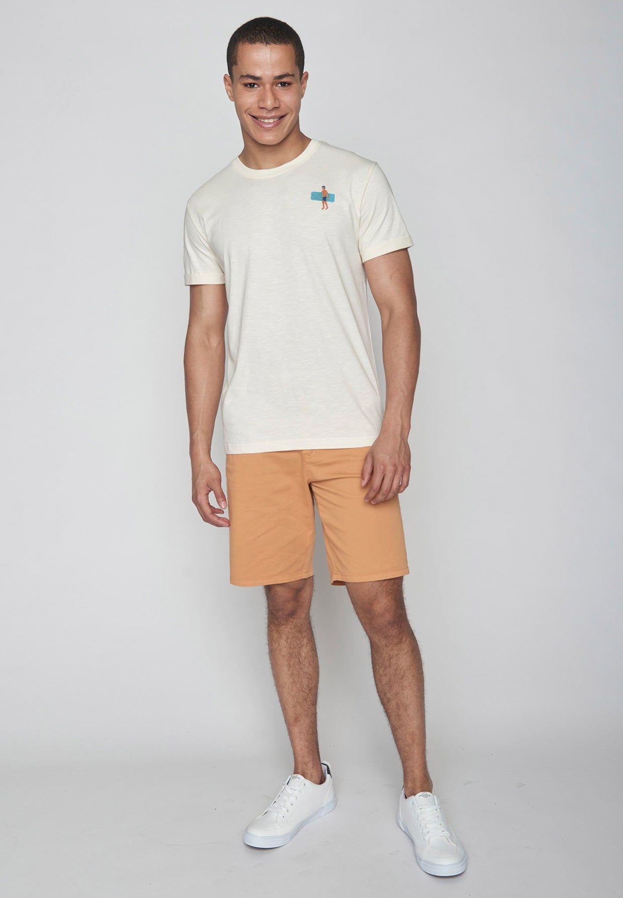 T-shirt Roll mit Luftmatraze auf Crèmeweiss von Greenbomb