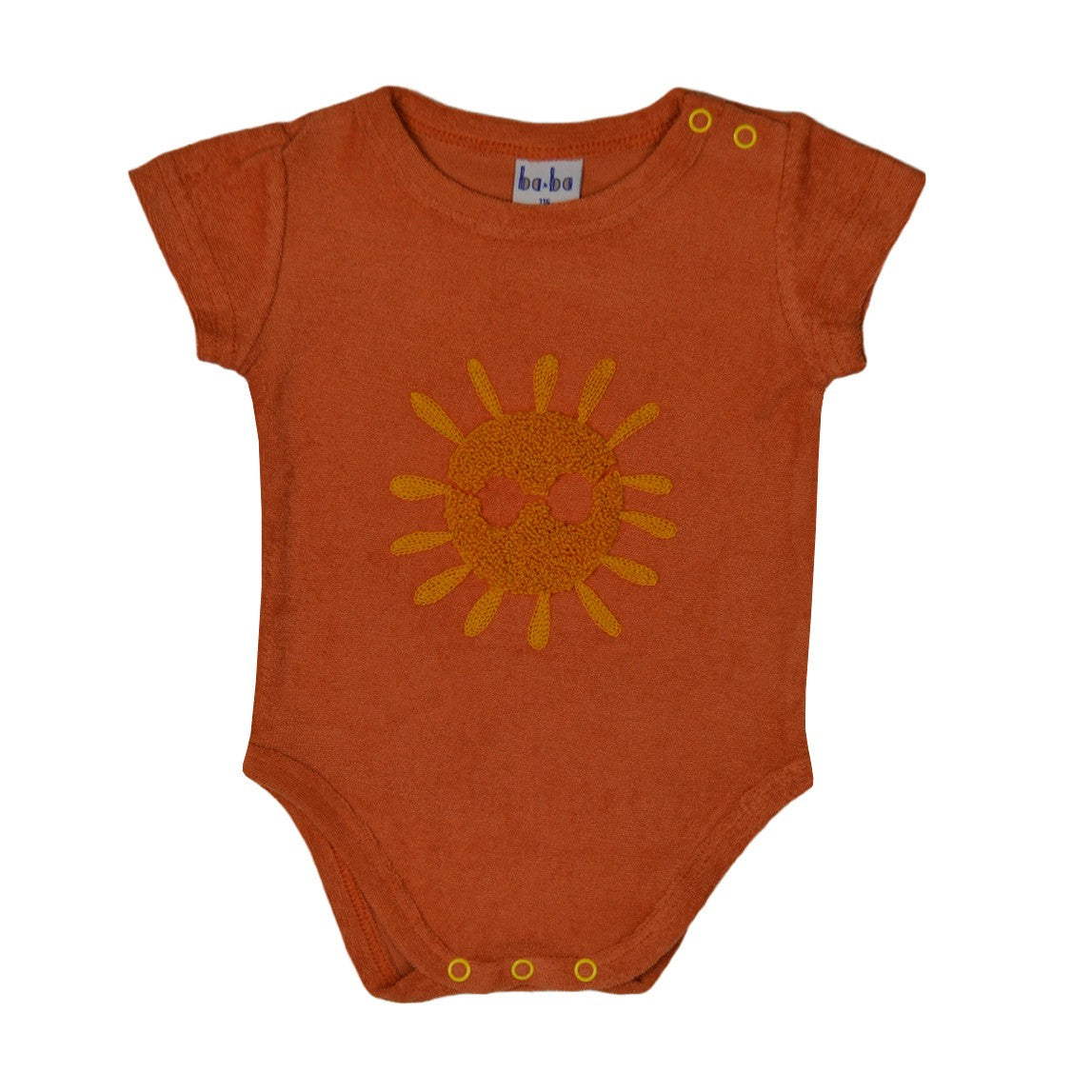 Frottée-Kurzarm-Body mit gestickter Sonne auf Terracotta von Baba