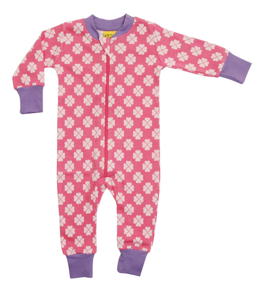 Einteiler-Pyjama mit Klee auf Rosa von DUNS