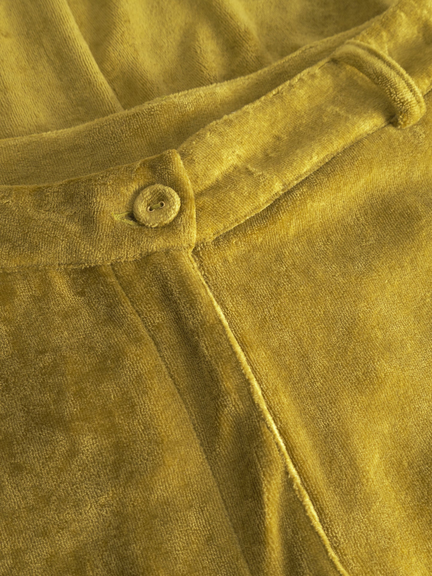 Velours-Hose mit weitem Bein in Gold von Mademoiselle Yéyé