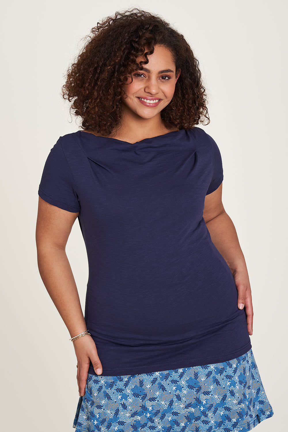 SALE: T-shirt Wasserfallkragen in Dunkelblau von Tranquillo