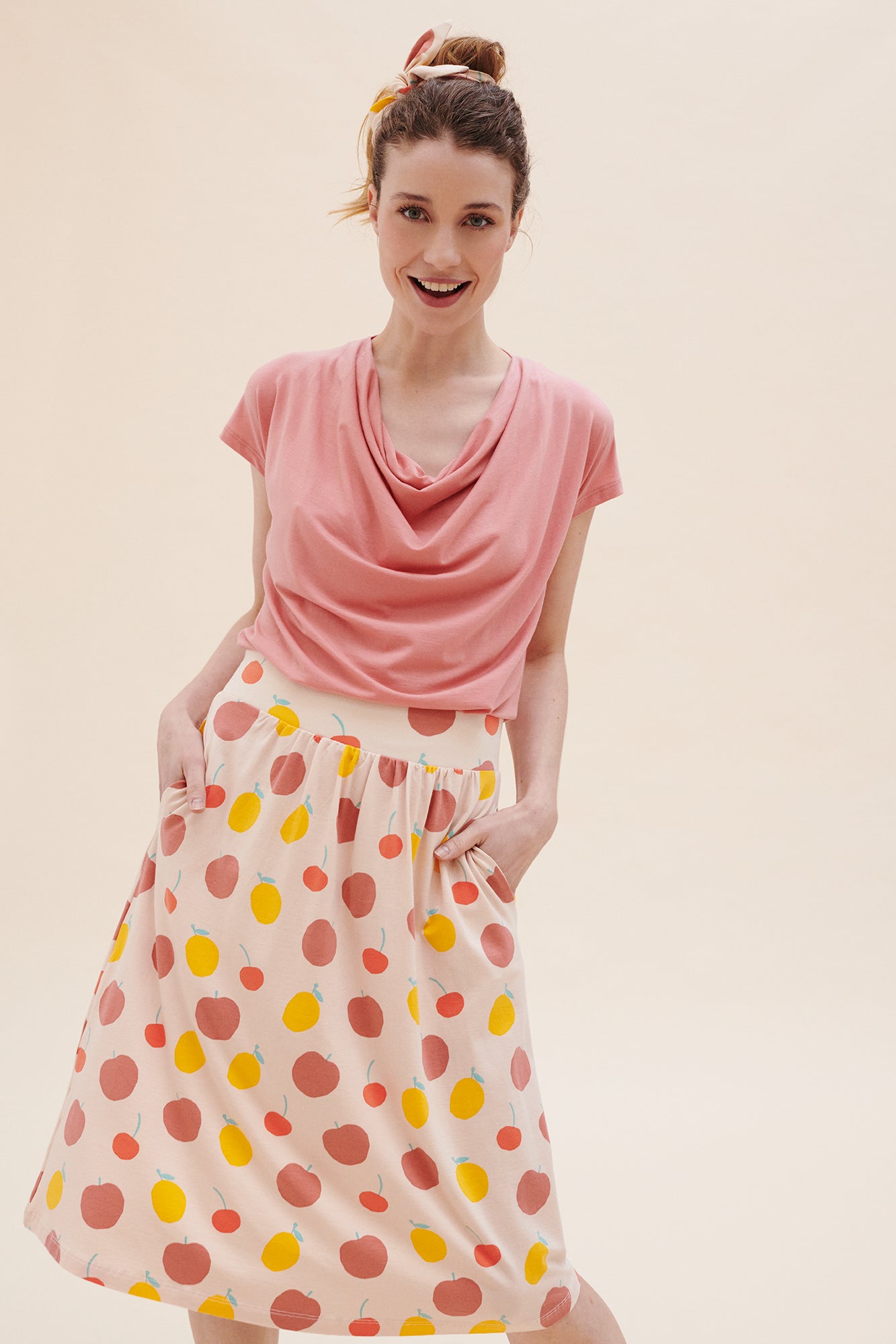 SALE -50%: Sommerkleid mit Früchten von Lily Balou