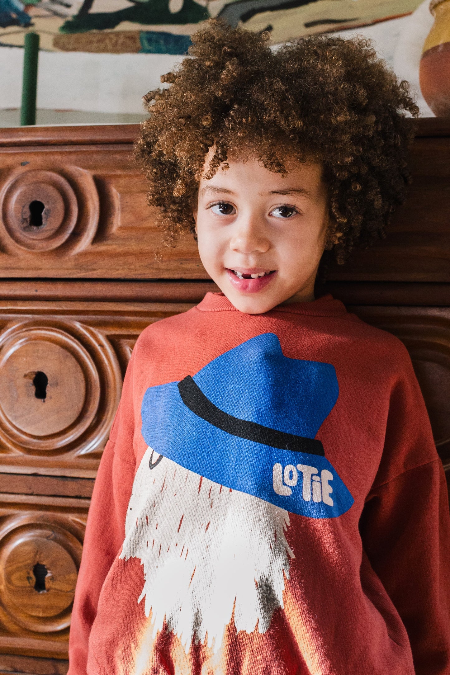 Sweatshirt in Ziegelrot mit Eisbar von Lötiekids