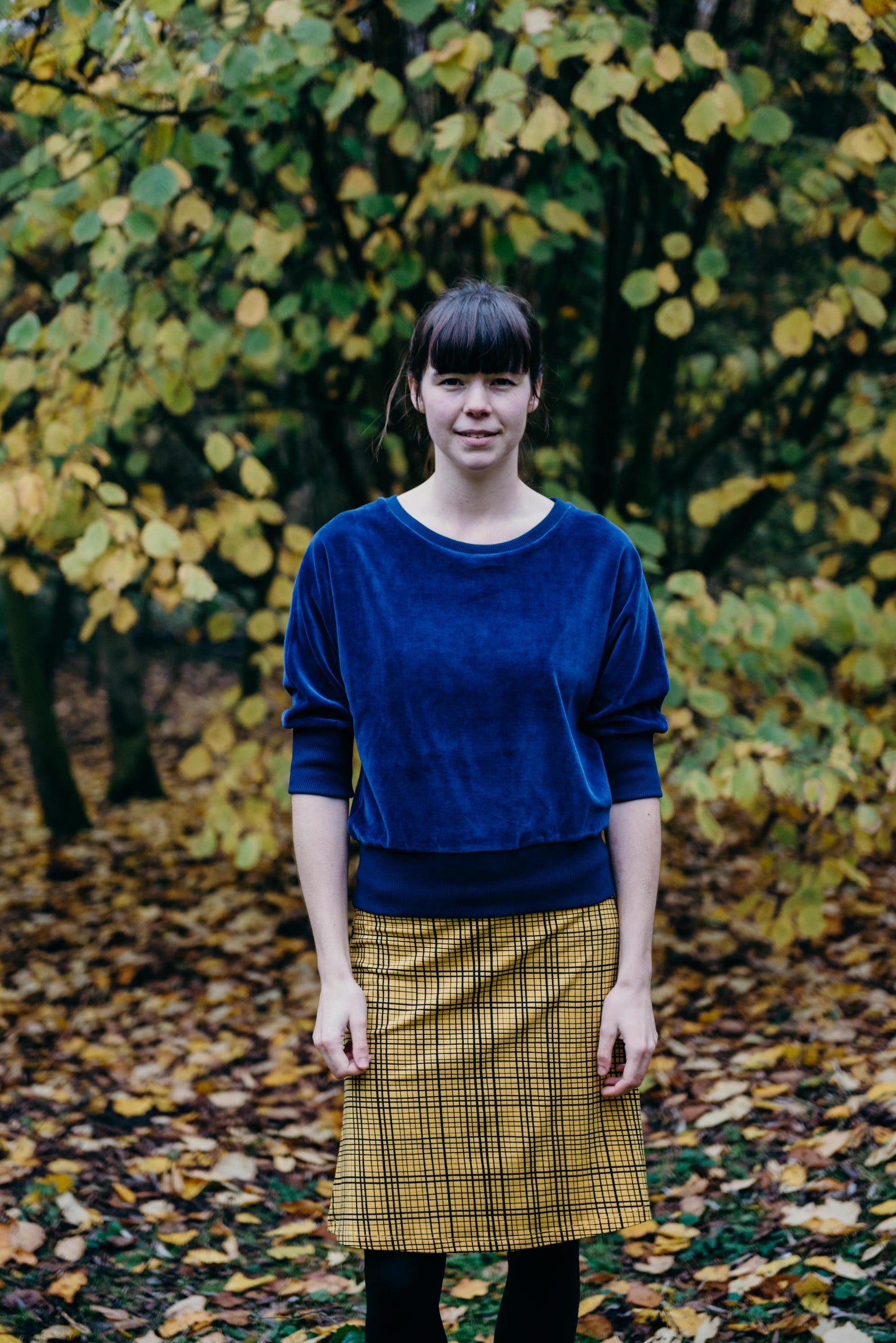 SALE: Damenjupe in Mustard mit schwarzen Rasterlinien von Chills&Fever (Froy&Dind)