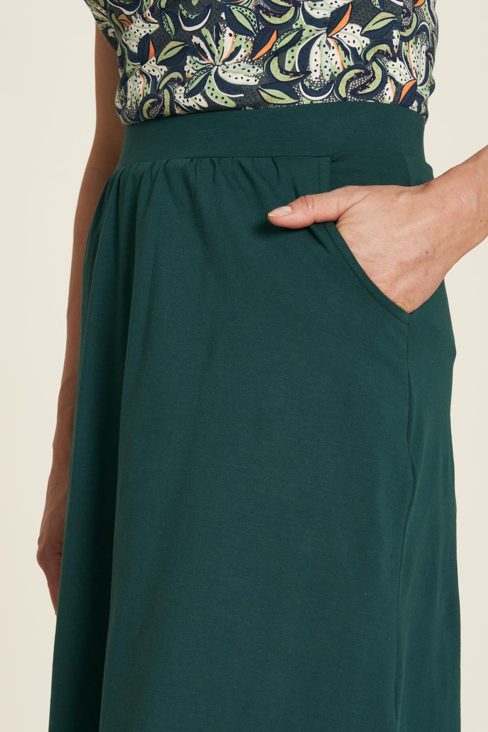 Jupe Dunkelgrün mit Taschen von Tranquillo