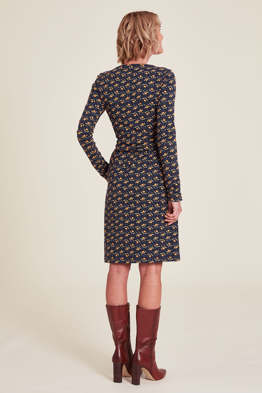 Tailliertes Kleid Garland von Tranquillo