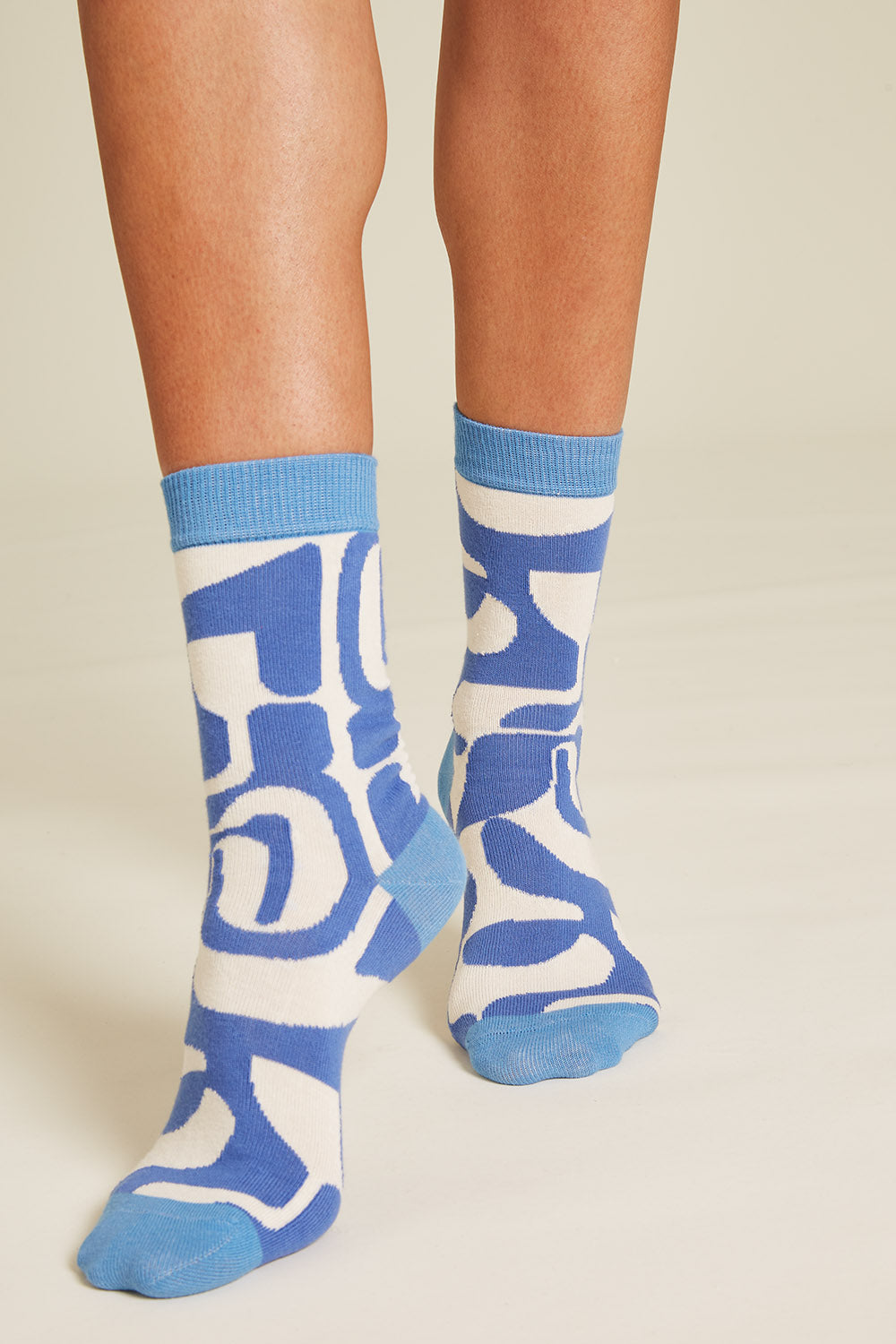 Socken abstrakt offwhite/blau