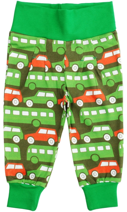 SALE: Tolle Hose mit Bussen und Autos auf grünem Hintergrund von DUNS