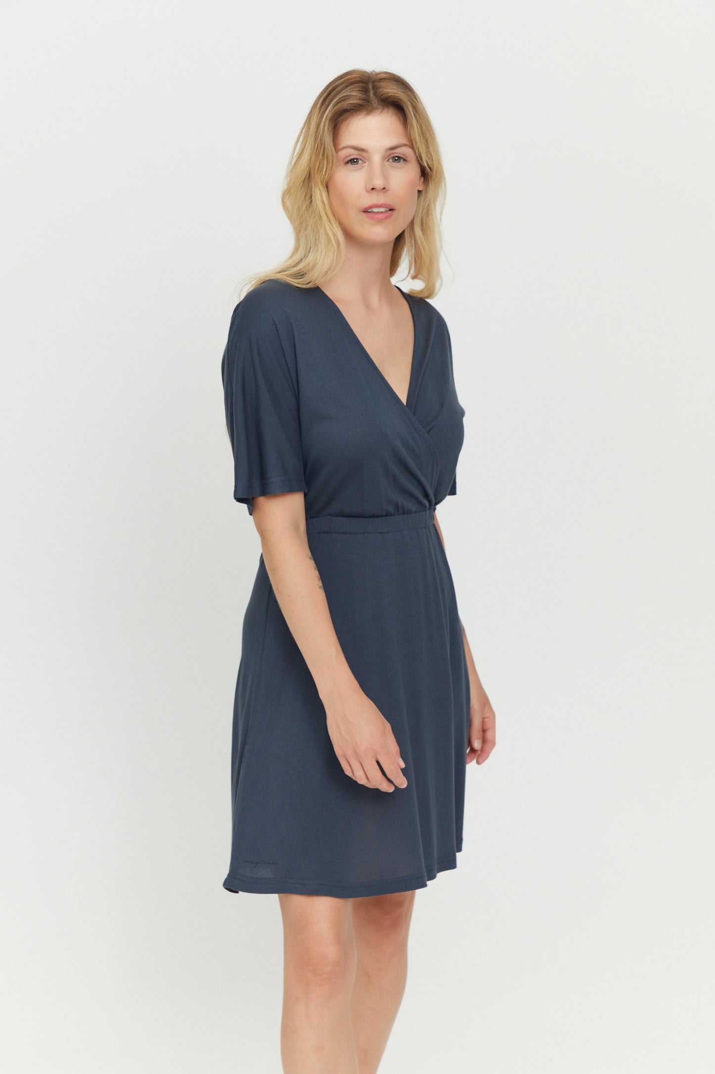 Sommerkleid in Tintenblau von Mazine