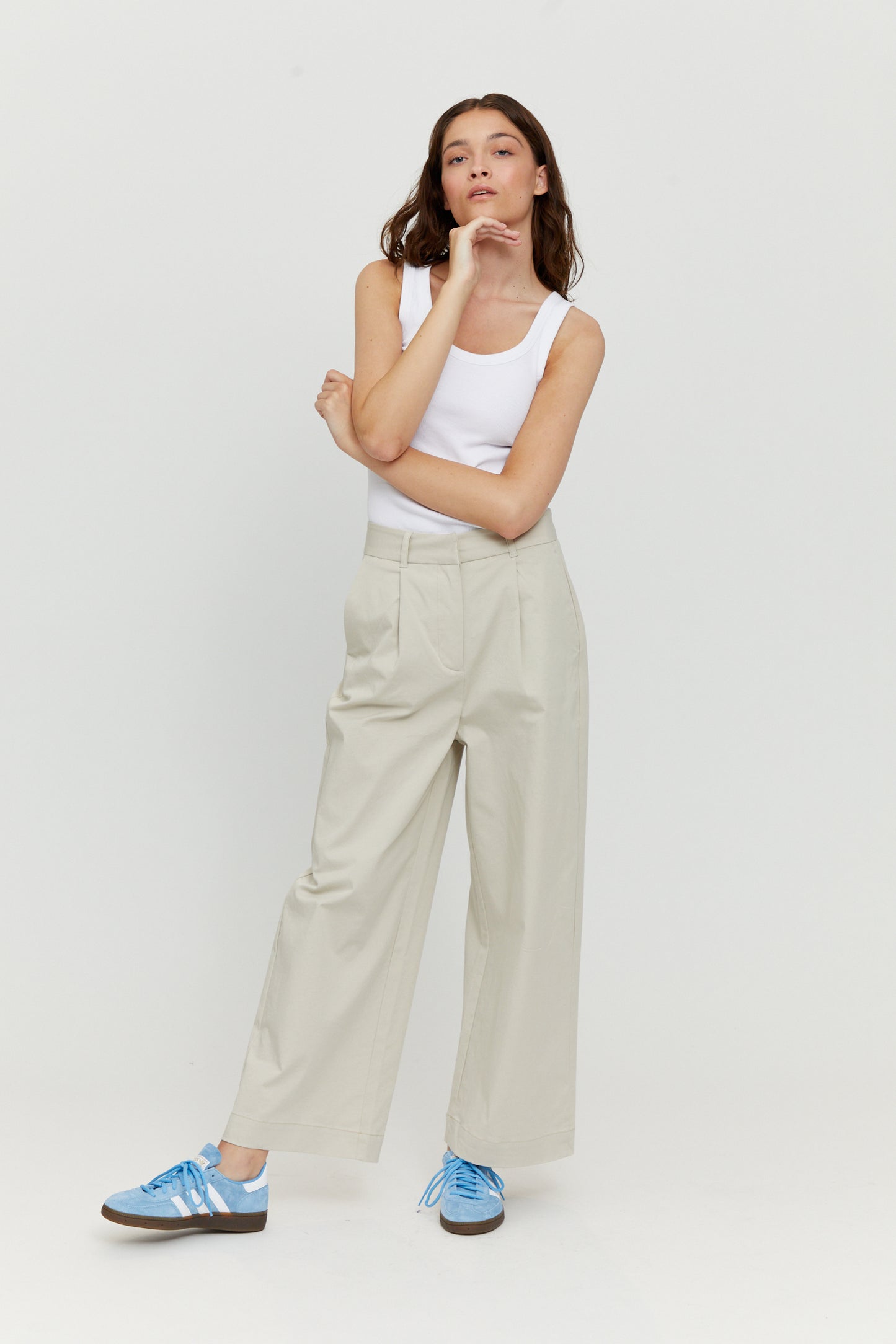 SALE: Sommerhose mit Bundfalten in Eggshell von Mazine