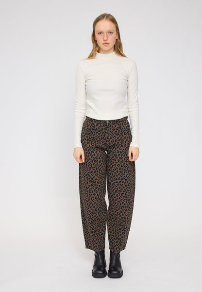 Barrel Denim Hose mit Leo-Print auf Braun von Mazine