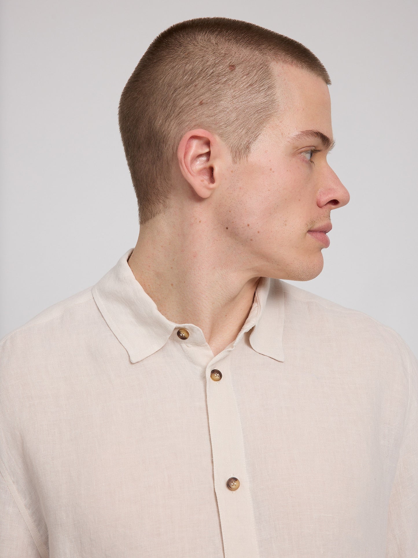 Leinen Shirt Kurzarm in Moon von Mazine