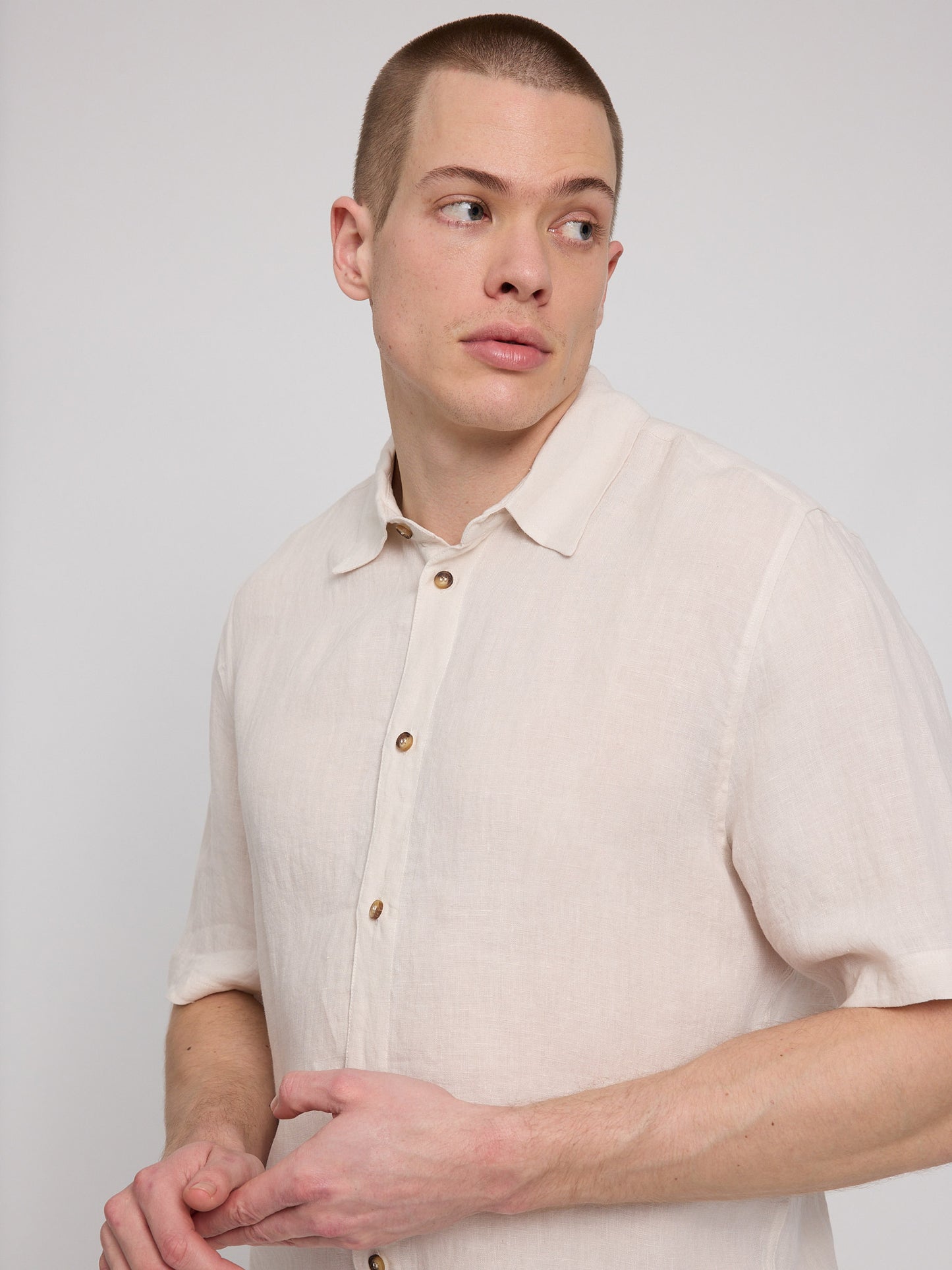 Leinen Shirt Kurzarm in Moon von Mazine