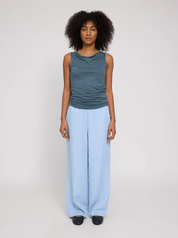Wasserfall T-shirt aus Ecovero in steel blue von Mazine