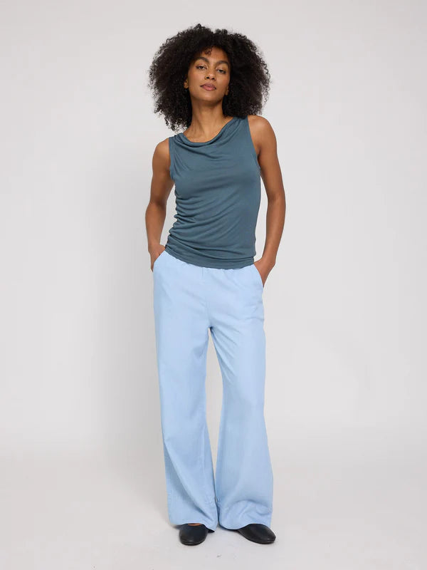 Wasserfall T-shirt aus Ecovero in steel blue von Mazine