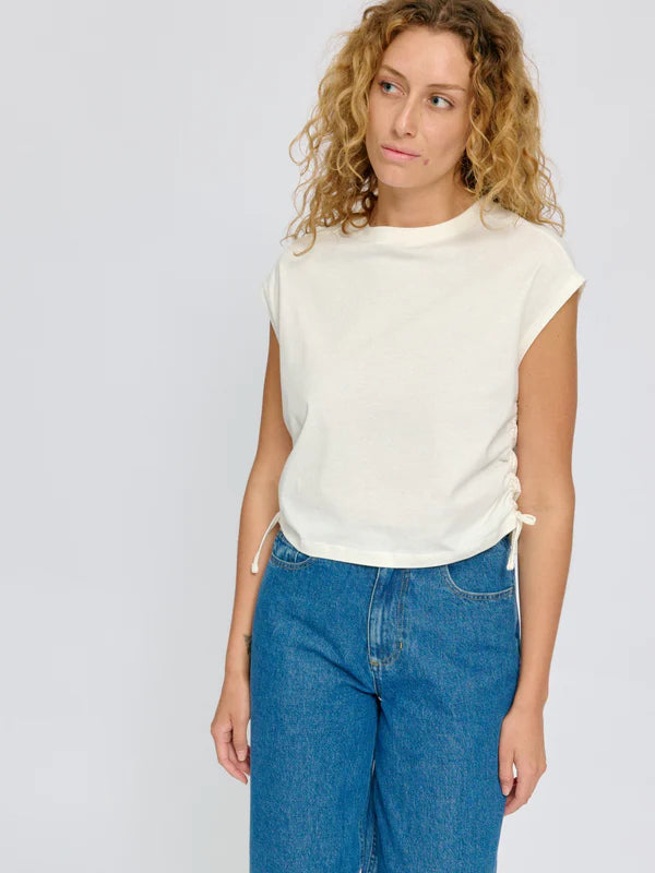 T-shirt mit Raffung in offwhite von Mazine