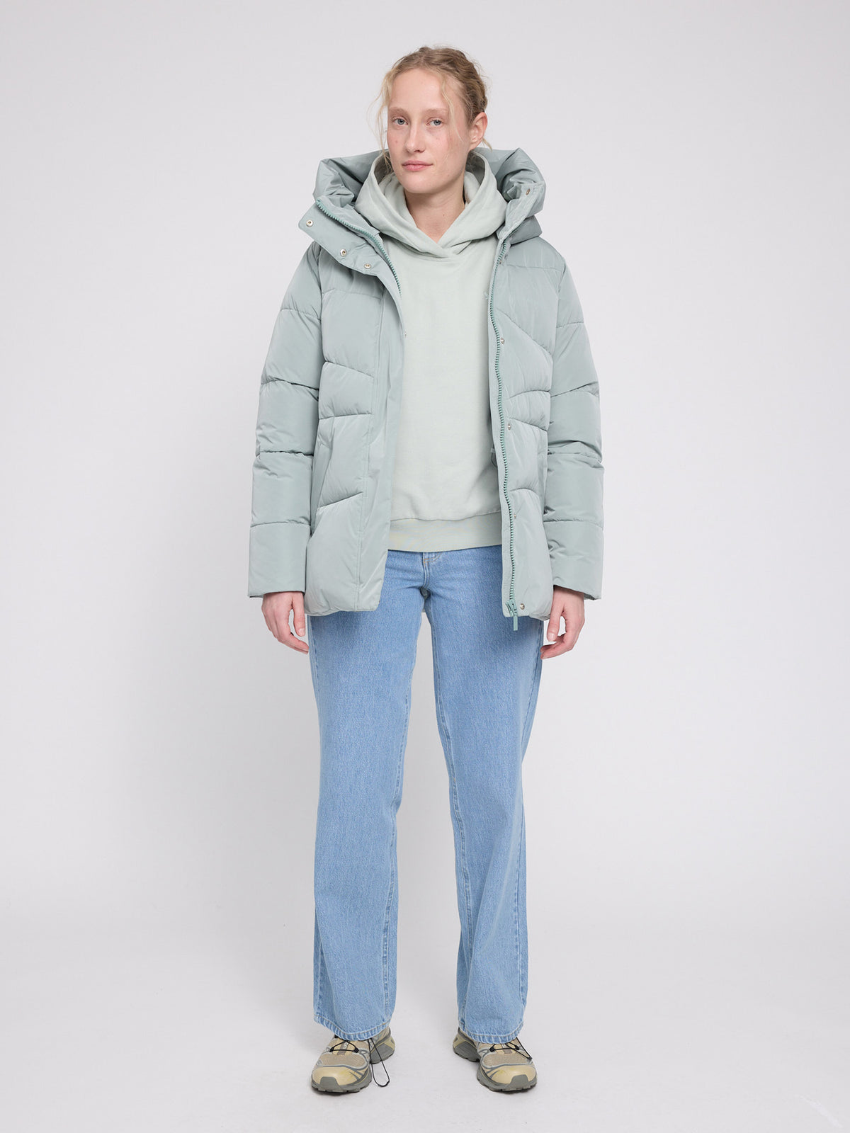 Waves Quilt Puffer Jacket in Ice Green von Mazine