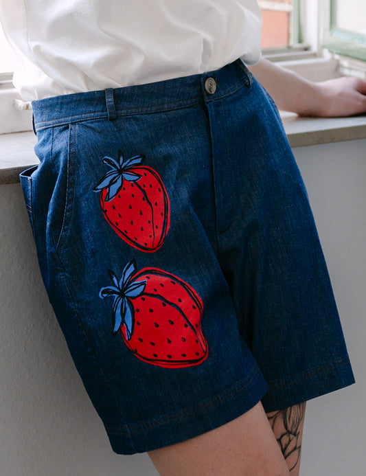 Shorts mit Erdbeere von Mademoiselle YéYé