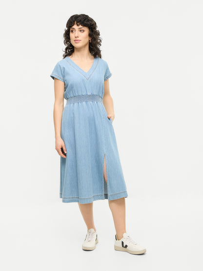 Sommerkleid in hellem Denim von Mademoiselle Yéyé