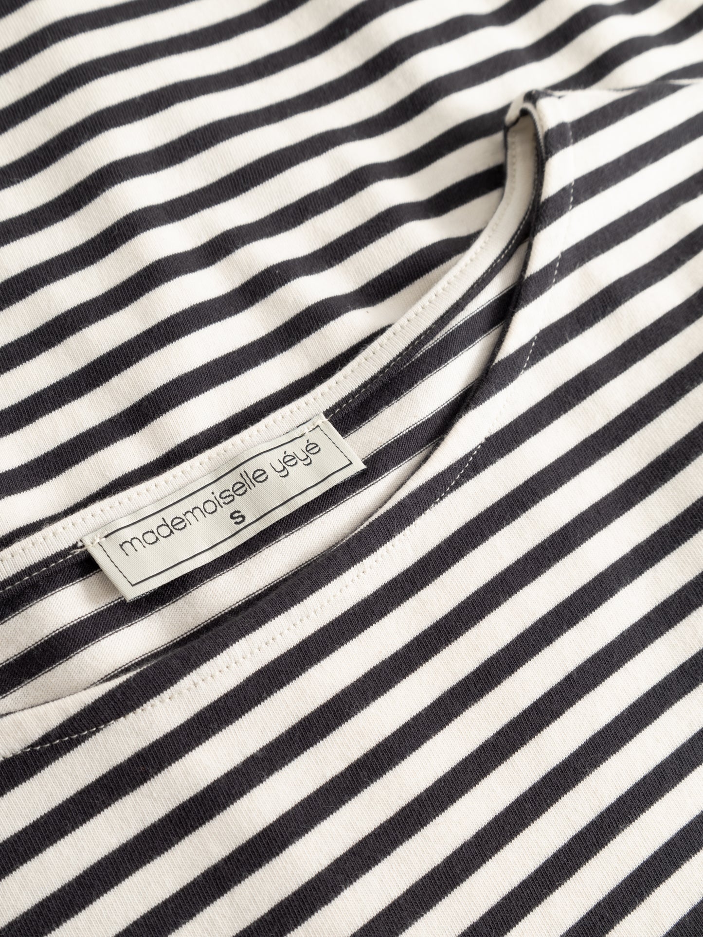 Langarm-Shirt gestreift Schwarz/Weiss von Mademoiselle Yéyé