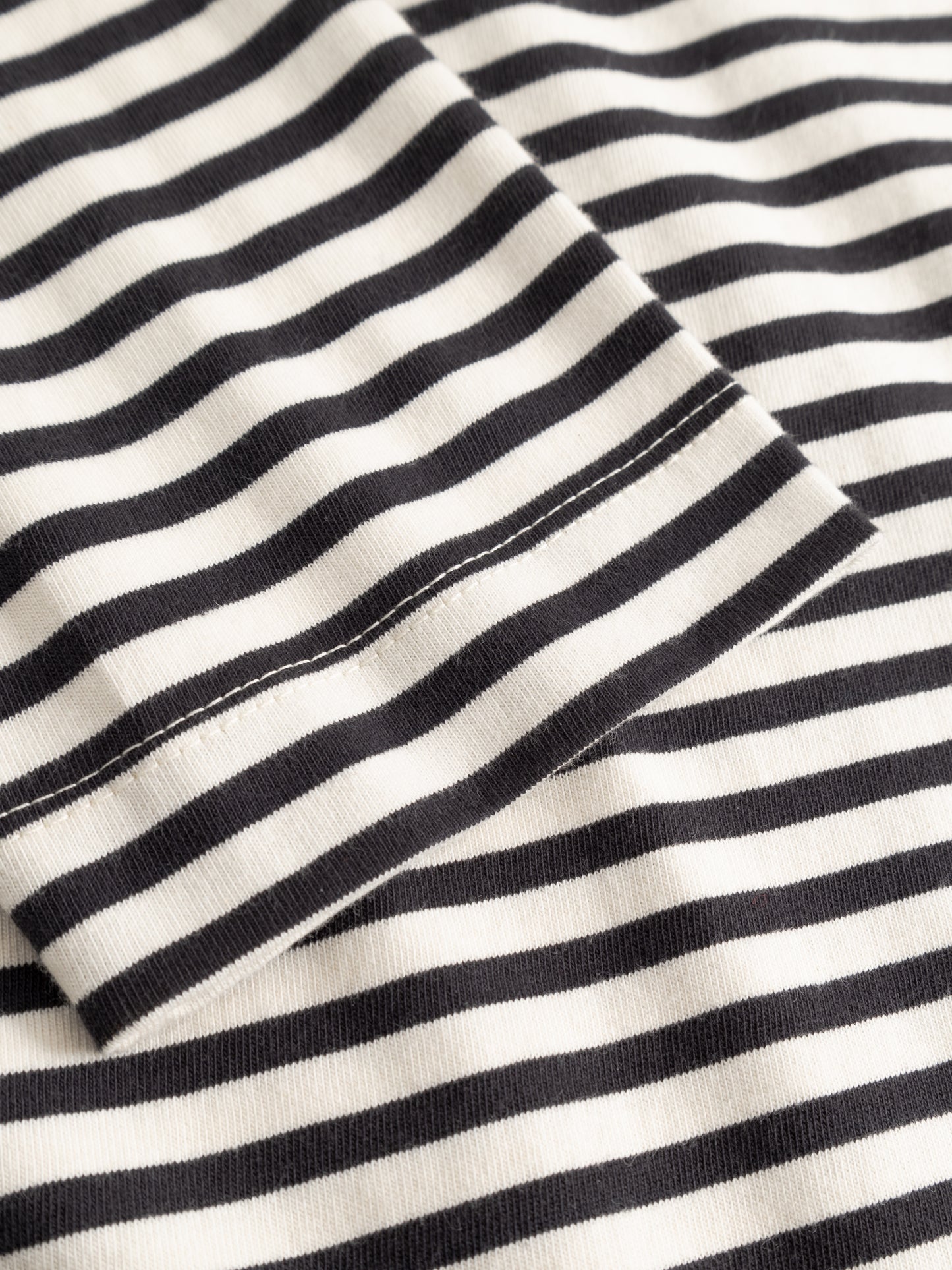 Langarm-Shirt gestreift Schwarz/Weiss von Mademoiselle Yéyé