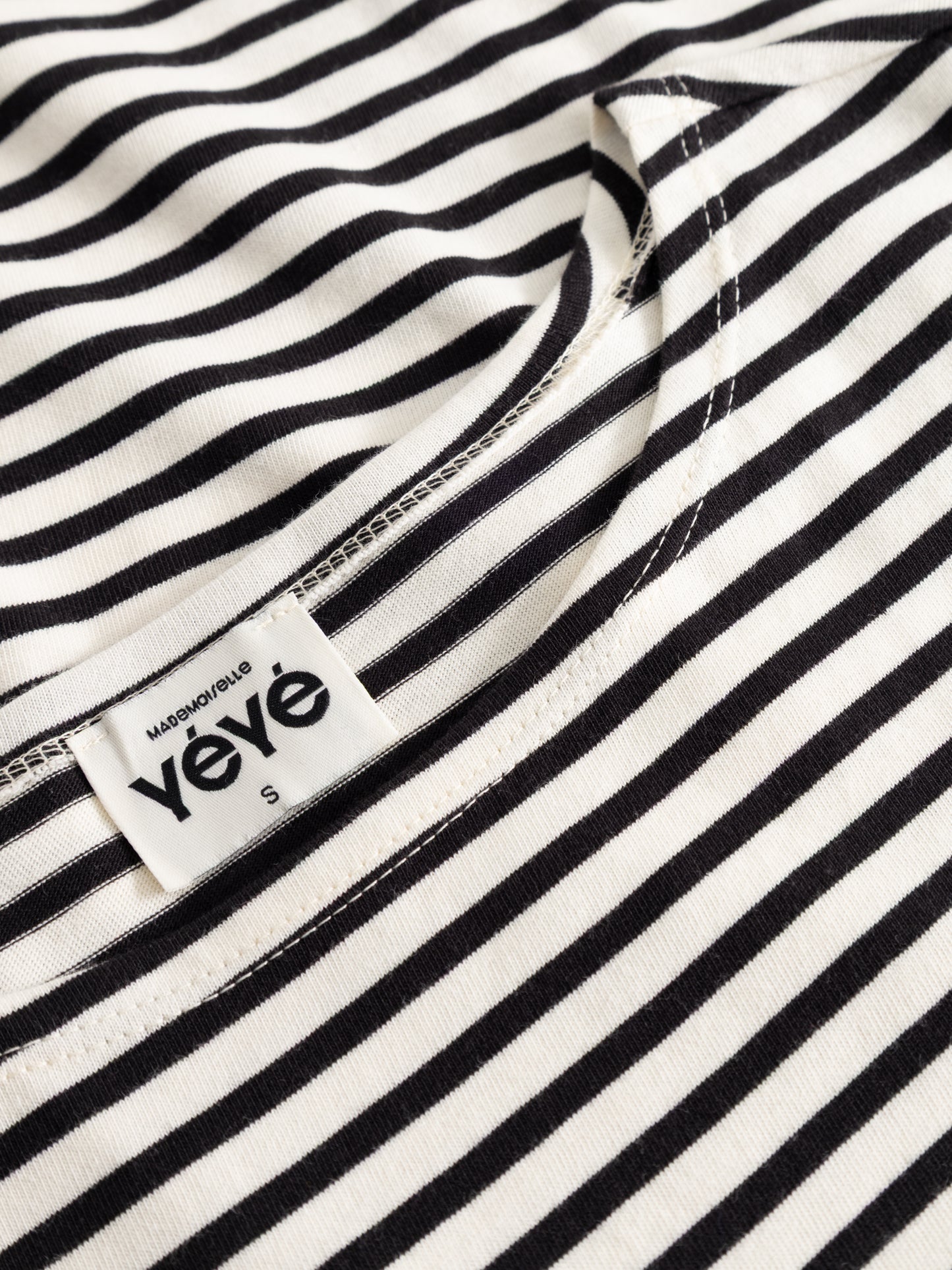 Langarm T-Shirt gestreift Schwarz/Weiss von Mademoiselle Yéyé