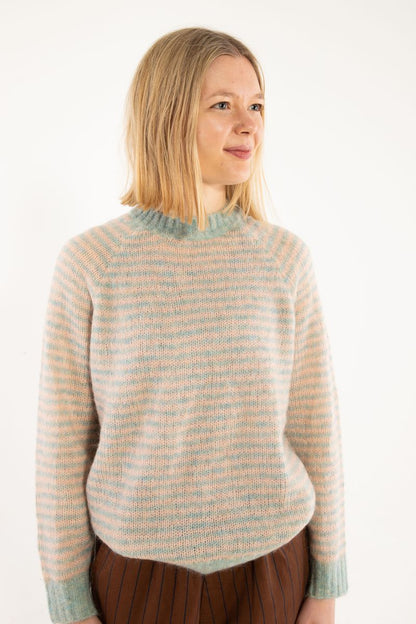 Wollpullover Hellblau/Creme gemustert von Danefae