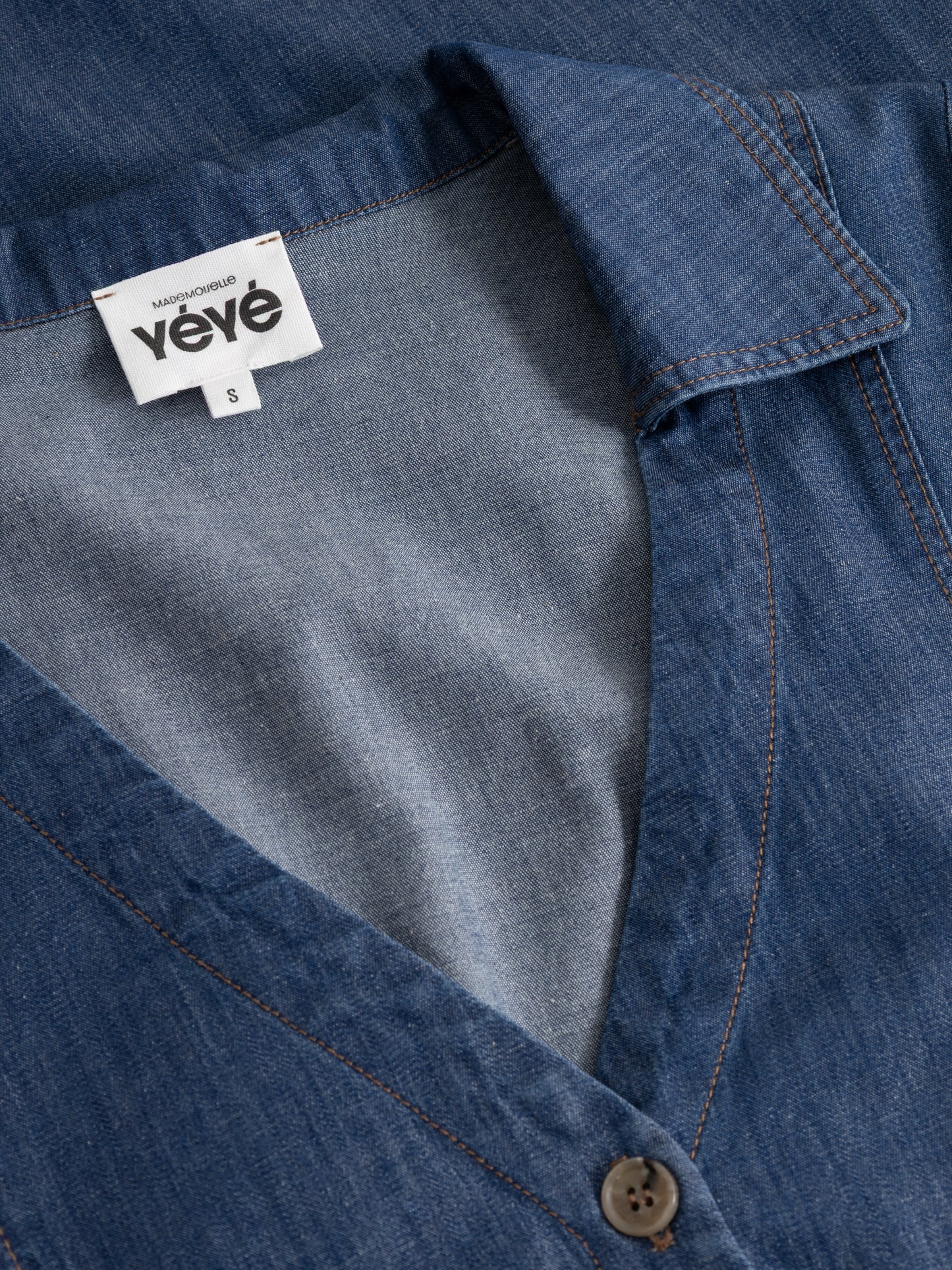 Kurzarm-Jeanskleid von Mademoiselle Yéyé