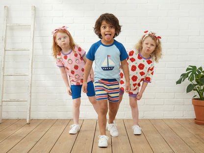 Raglan T-shirt mit Segelboot von Maxomorra
