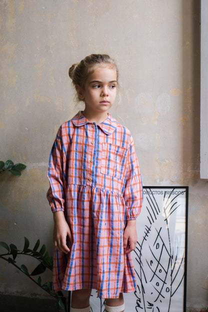 Blusenkleid mit Rastermuster auf Rosa von Lötiekids