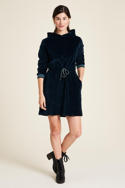 SALE: Velours-Kleid in Dunkelblau mit Kapuze von Tranquillo